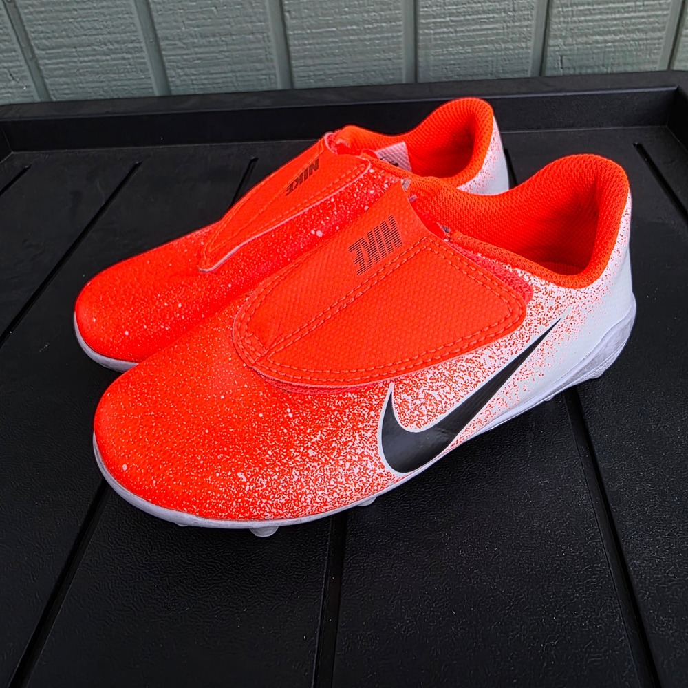 Nike Mercurial Vapor 12 Club MG Neon Orange White AH7351-801 Kids 11C